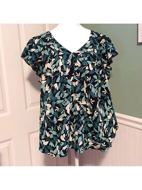 Ryan Wythe Greenery Top Capped Sleeves 1X Fall Spring Floral Print